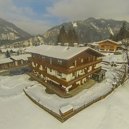 Haus Sonnleit Apartmán Kössen